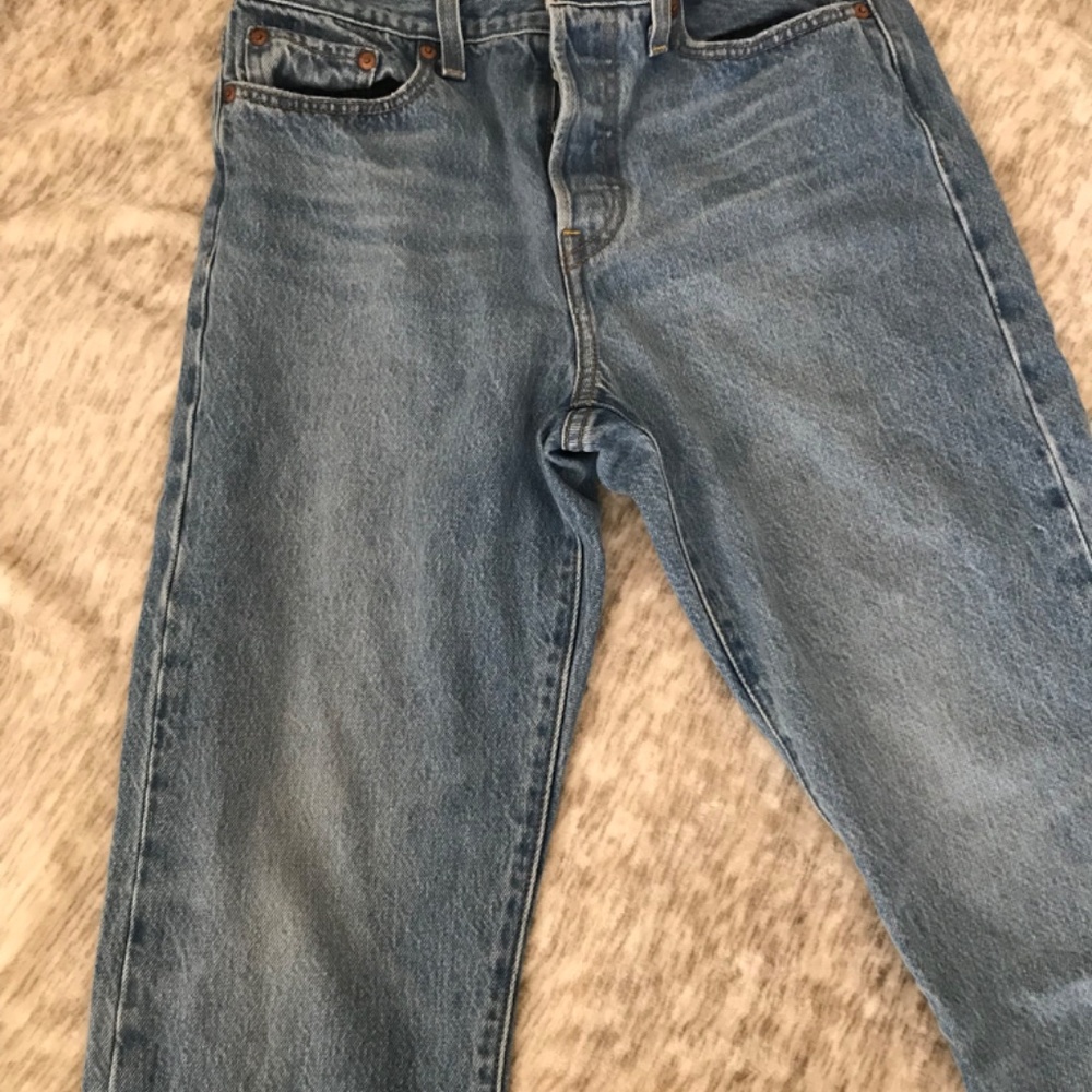 Levis - Picture 6 of 8
